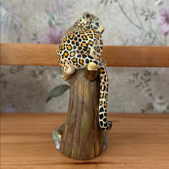 Home Interiors Leopards Domain Figurine - Leopard on Branch - Brown and Cream - Picture 4 of 7